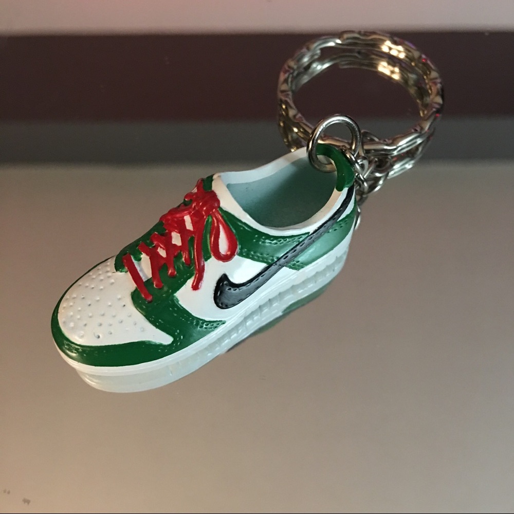 NIKE DUNK KEYCHAIN (green / white / red)